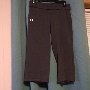 Small Dark grey under Armour Capri workout pants